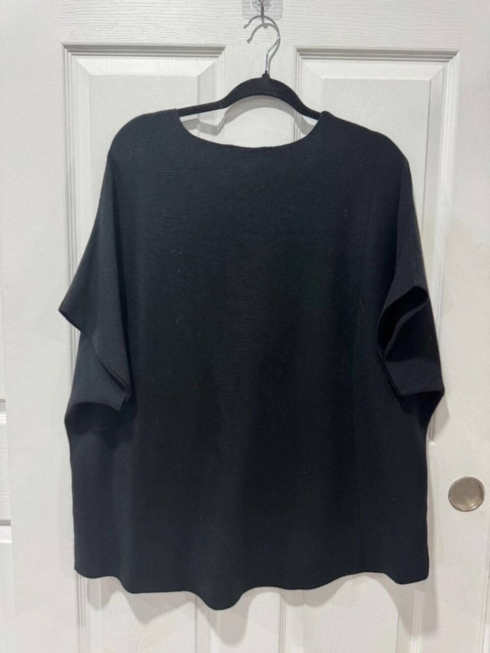 MAGASHONI Black Sweater top with short sleeves